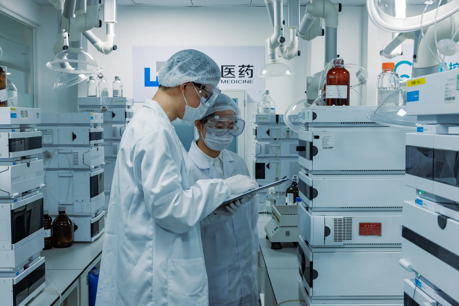 荣登开场报告！华东医药控股子公司道尔生物DR10624治疗重度高甘油三酯血症2期临床结果入选AHA 2025最新突破性研究
